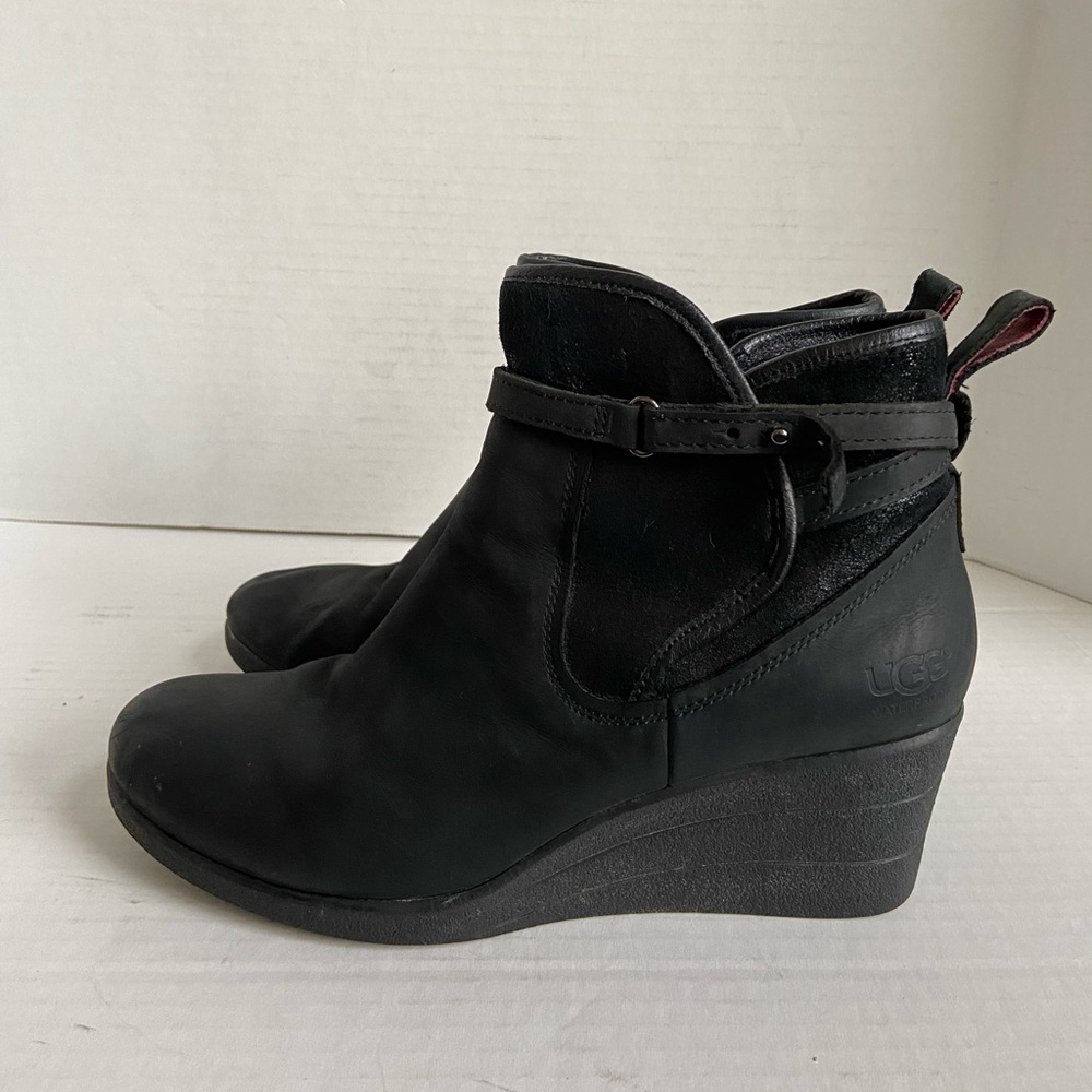 Ugg Leather Boots Booties Womens Short Sz 10 Biker Moto Heeled Wedge Black